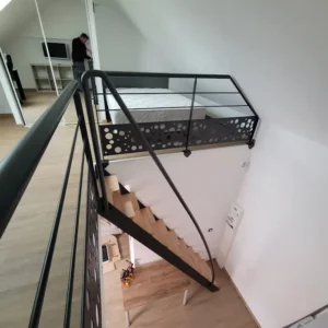 escalier à pas japonais sur mesure pour studio à belfort