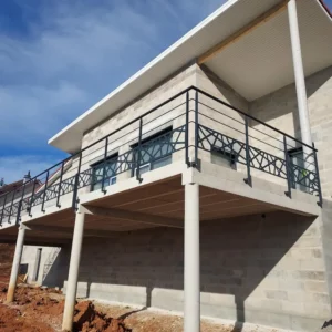 garde-corps extérieur avec fixation à l'anglaise et tôle laser Pma Exincourt